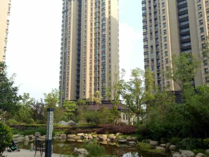满两年 精装修 满二 地铁口_南京艾菲国际二手房3室2.