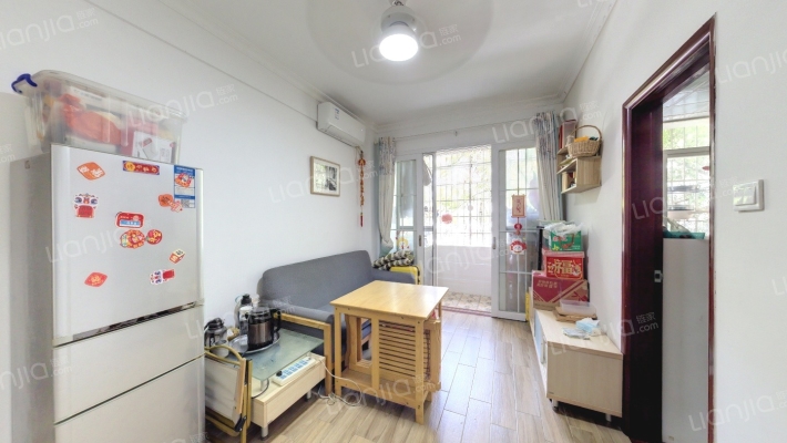 船舶厂宿舍二手房实景图