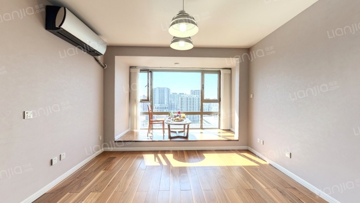 万科红二手房实景图