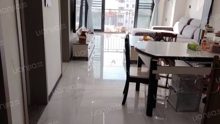 新京岸上蓝山二手房实景图