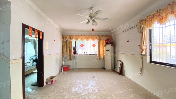 新湾文苑复式大厦二手房实景图