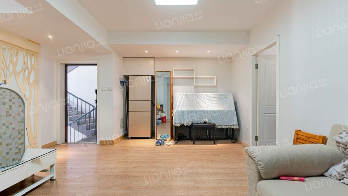 东宏新村二手房实景图