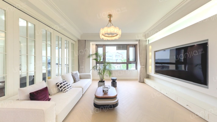 宝地东郊四季二手房实景图