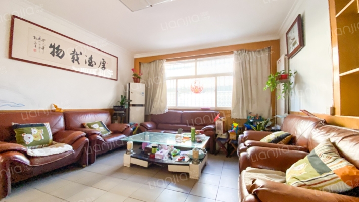 劳培家苑二手房实景图