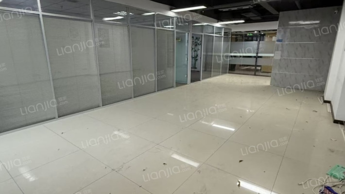 荣禾云图中心二手房实景图