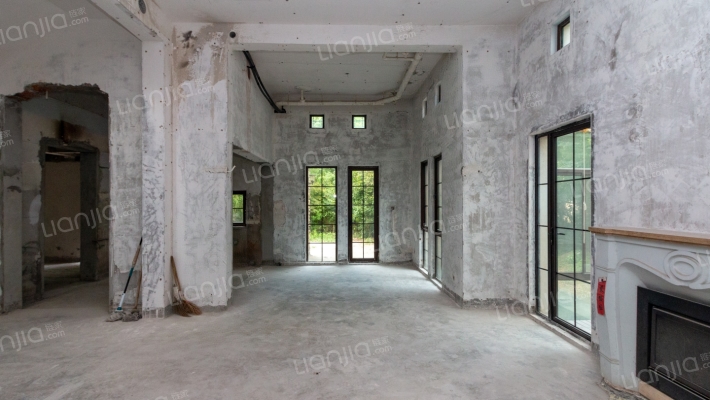 同润圣塔路斯二手房实景图