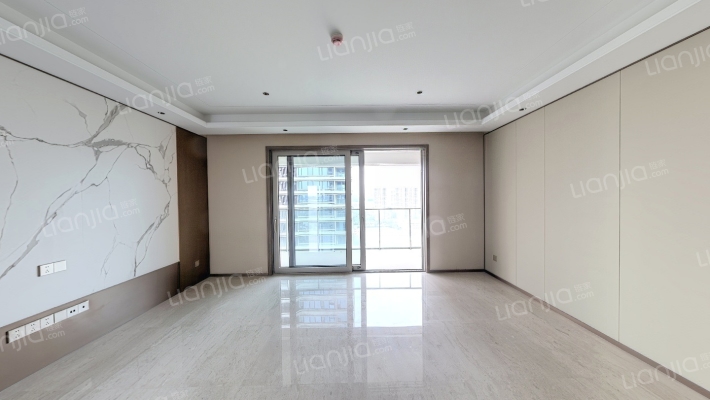 自然界河山二手房实景图