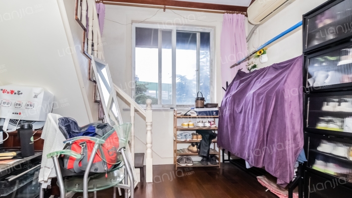 翔殷路491弄二手房实景图