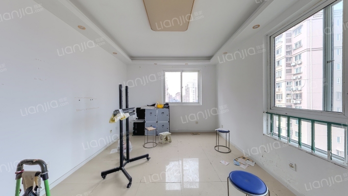 聚缘中庭二手房实景图