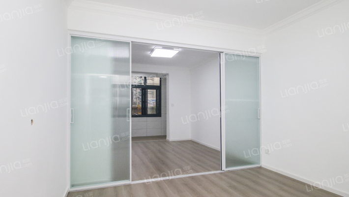 万航渡路433弄二手房实景图