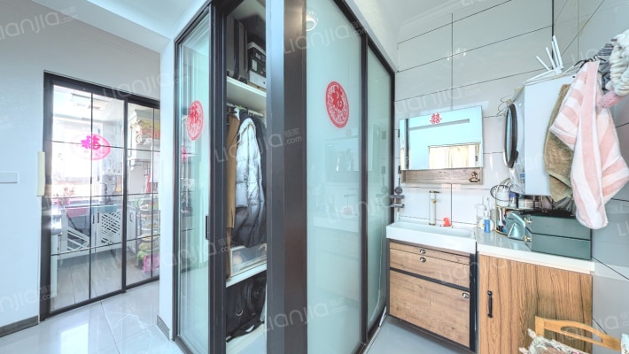 松树街二手房实景图