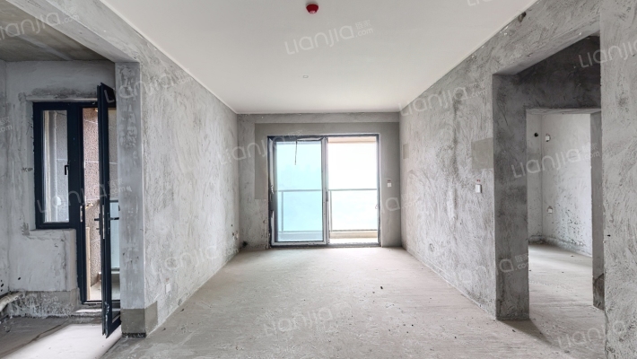 天安江畔珑园2期二手房实景图