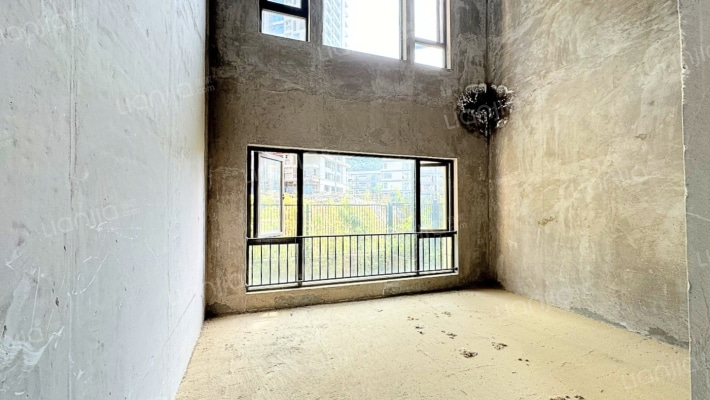 万科理想城·玲珑别院二手房实景图