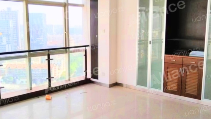 嘉汇国贸二手房实景图