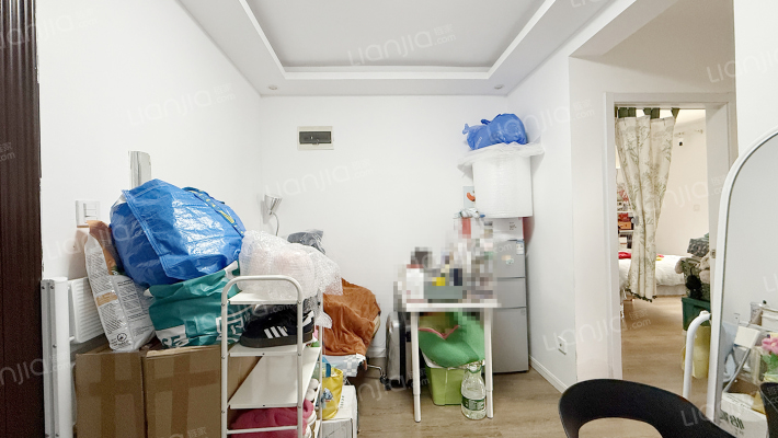 依水园一期二手房实景图