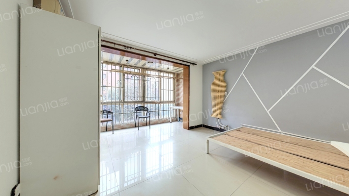 彩虹城二区二手房实景图