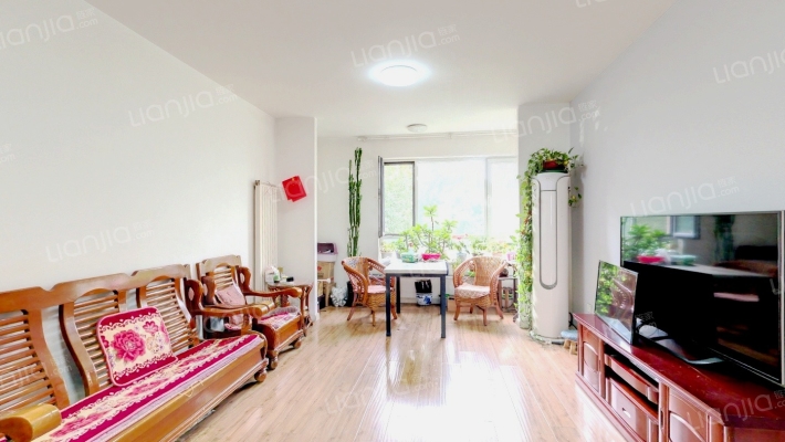 顶秀美泉小镇C区二手房实景图