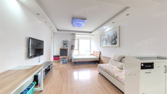 东郊小镇第六街区二手房实景图