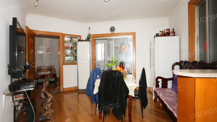 靖宇大楼二手房实景图