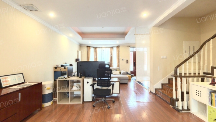 莱蒙湖别墅二手房实景图