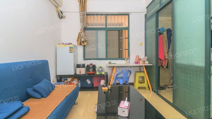 怡嘉庭院二手房实景图