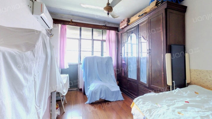 乳山四村二手房实景图