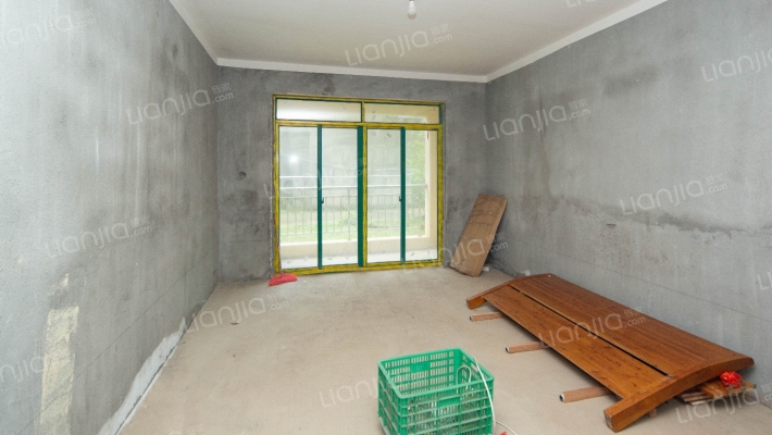 城镇安置房D区二手房实景图