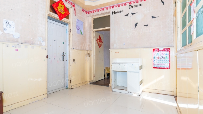 四达路220弄二手房实景图