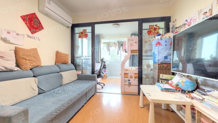 桃浦四村易居紫荆苑二手房实景图