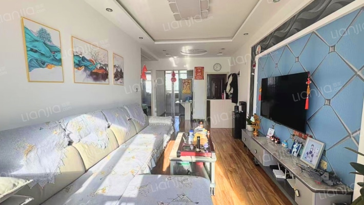 沿江国际小区二手房实景图