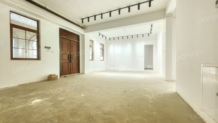 中海国际铂宫央墅二手房实景图