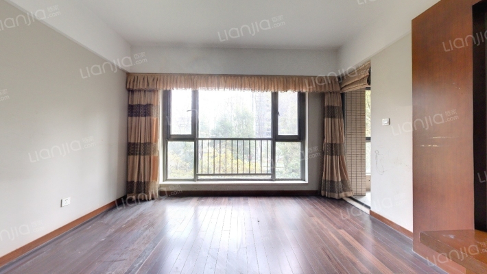 万科逸天广场二手房实景图