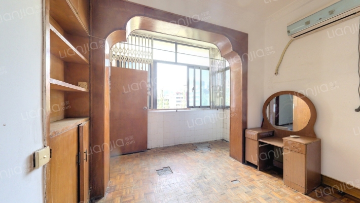 新村河边街5号二手房实景图