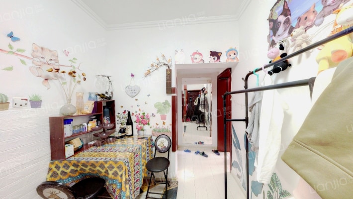 台扩小区二手房实景图