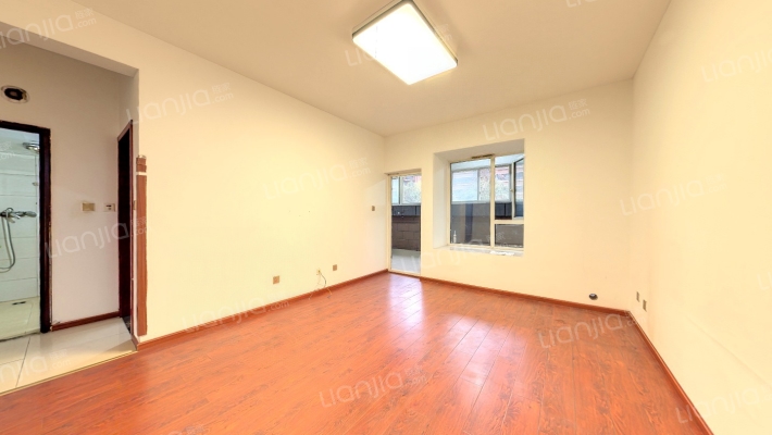 水岸华庭二手房实景图