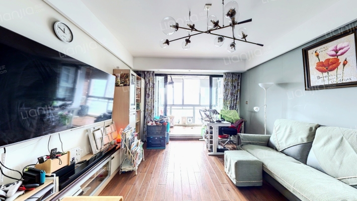 长发虹桥公寓二手房实景图