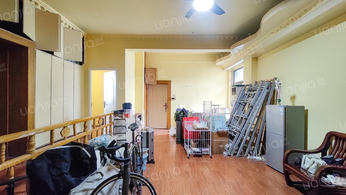 就业小区二手房实景图