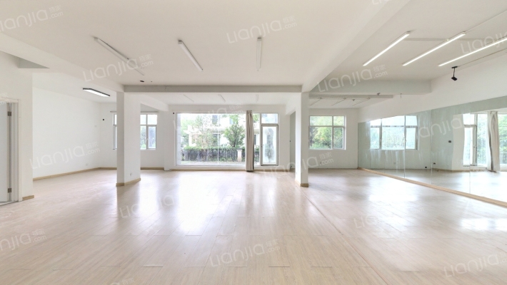 金爵别墅二手房实景图