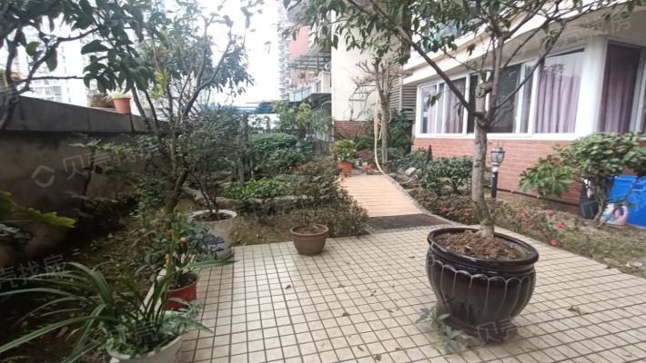 滨江国际 两室两厅 带露台 花园 房东诚心出售-窗外景观
