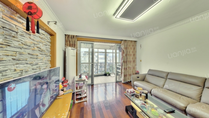 海德公寓二手房实景图