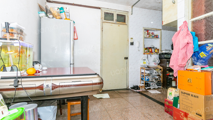 八一小区二手房实景图