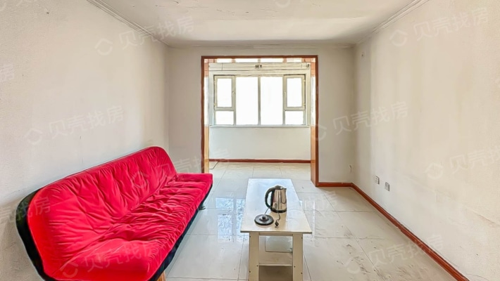 喀什路一居室单身公寓 有地下室 可按揭-客厅