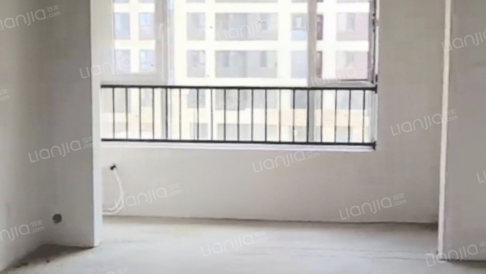 众人翡丽湾二手房实景图