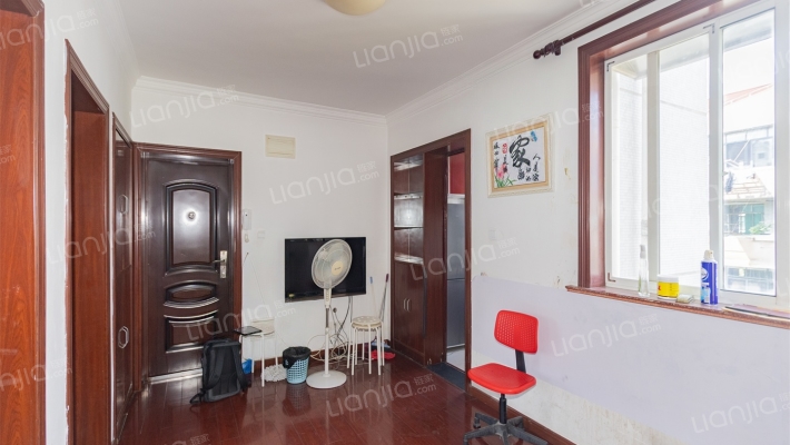 凌兆路521弄二手房实景图