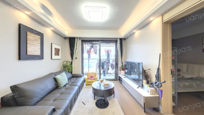 山河万物二手房实景图