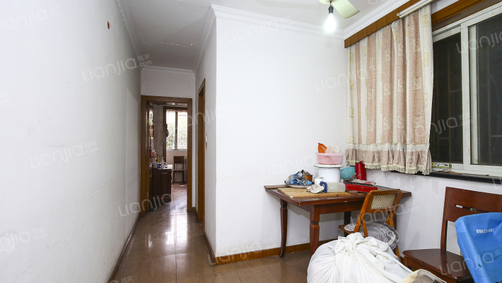 忠烈小区二手房实景图