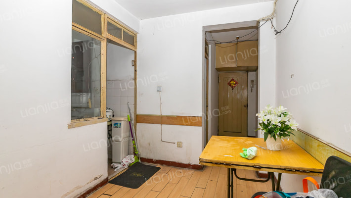 辉河大楼二手房实景图