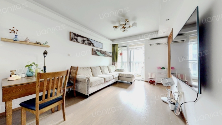 绿地海珀佘山二手房实景图