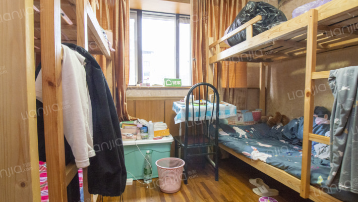 斜土路1620号二手房实景图