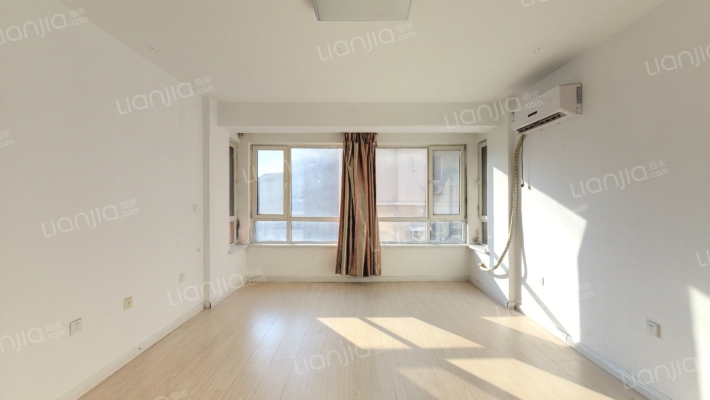 亚泰国际花园二手房实景图